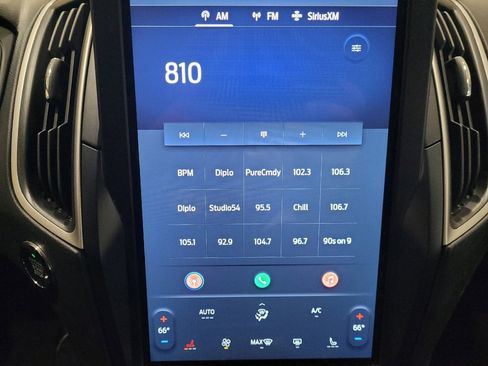 Used 2023 Ford Edge SEL image 25