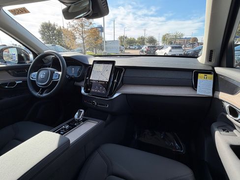 New 2026 Volvo XC90 T8 Plus image 11