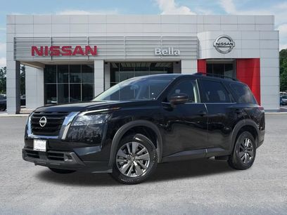 Used 2025 Nissan Pathfinder SV