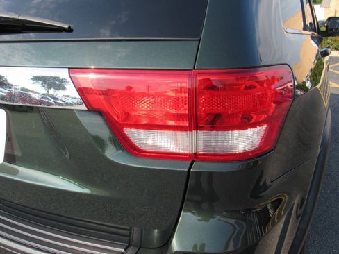 Used 2011 Jeep Grand Cherokee Laredo AWD/4WD image 21