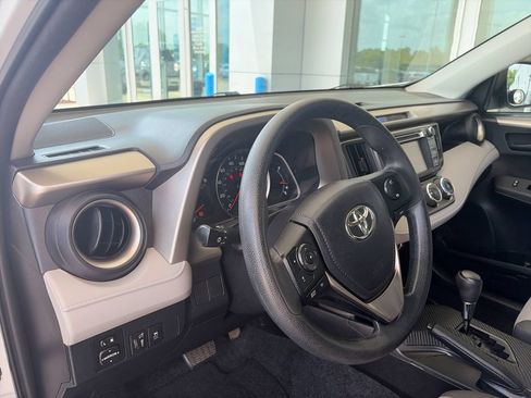 Used 2013 Toyota RAV4 LE FWD image 10