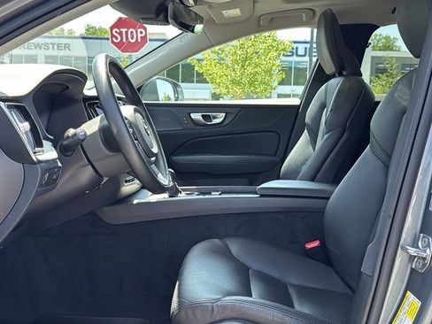 Used 2021 Volvo V60 T5 Cross Country w/ Advanced Package AWD/4WD image 12