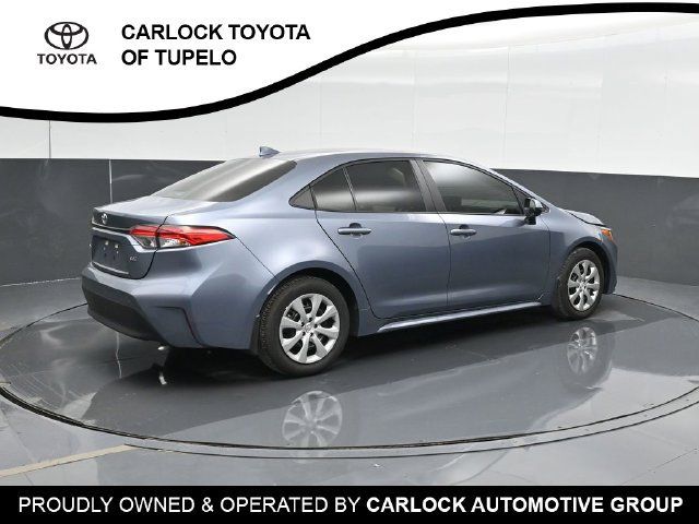 Used 2026 Toyota Corolla LE FWD image 3