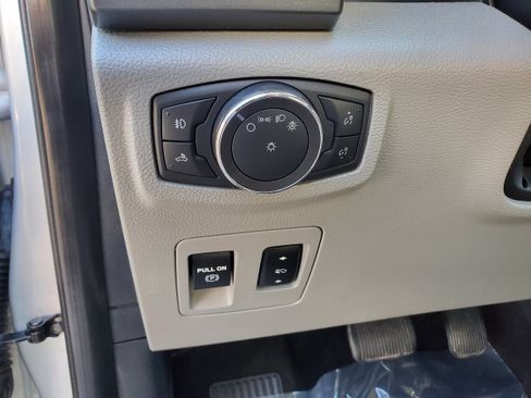 Used 2018 Ford F150 XLT w/ Equipment Group 302A Luxury RWD image 14