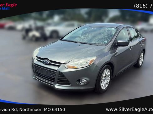 Used 2012 Ford Focus SE FWD image 1