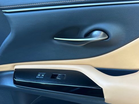 Used 2023 Lexus ES 350 w/ Premium Package image 21