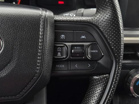 Used 2025 Toyota Tacoma SR5 AWD/4WD image 21