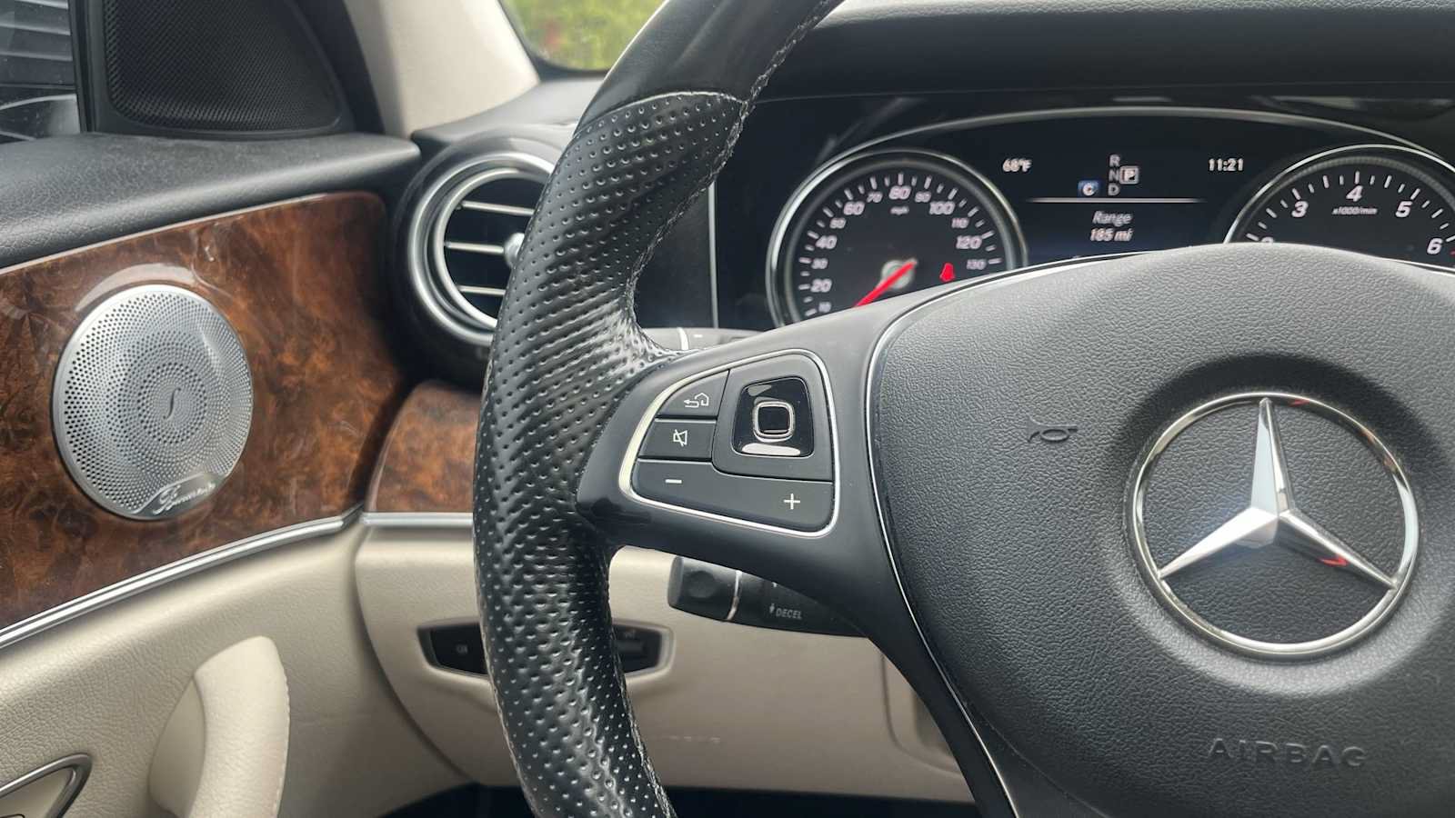 Certified 2017 Mercedes-Benz E 400 4MATIC Wagon image 38