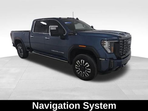 Used 2024 GMC Sierra 2500 Denali Ultimate image 3