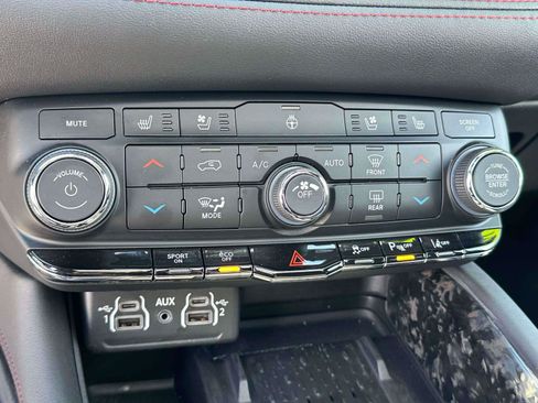 Used 2025 Dodge Durango R/T AWD/4WD image 25