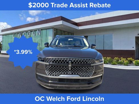 Certified 2025 Lincoln Navigator Reserve AWD/4WD image 10