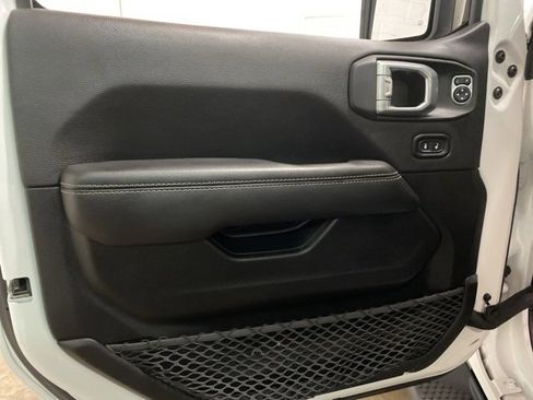 Used 2021 Jeep Wrangler Unlimited Sahara w/ Cold Weather Group image 13