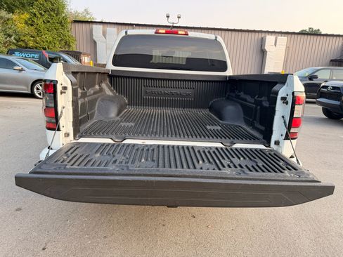 Used 2023 Nissan Frontier SV w/ Tow Package AWD/4WD image 9