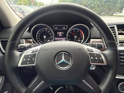 Used 2014 Mercedes-Benz ML 350 4MATIC w/ Premium 1 Package image 21