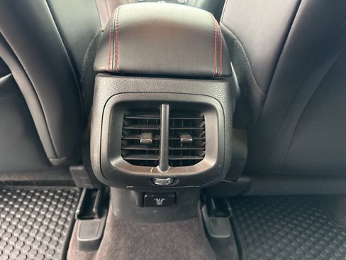 Used 2017 Jeep Cherokee Trailhawk image 15