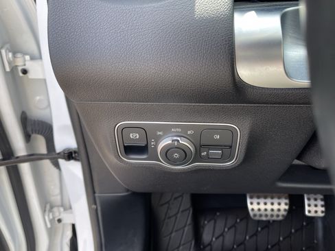 Used 2023 Mercedes-Benz GLB 250 4MATIC image 24