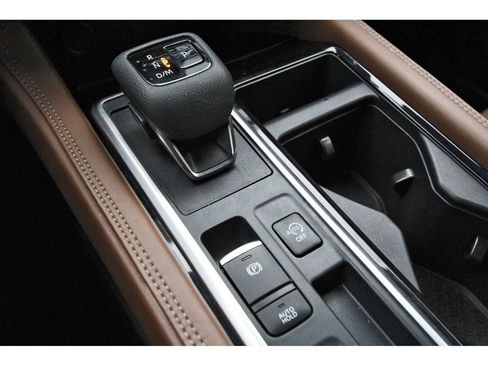 Used 2024 Nissan Pathfinder Platinum FWD image 24