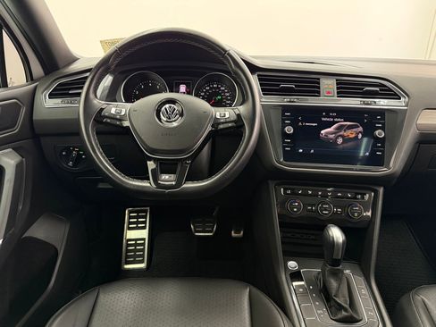 Used 2020 Volkswagen Tiguan SE R-Line FWD image 28