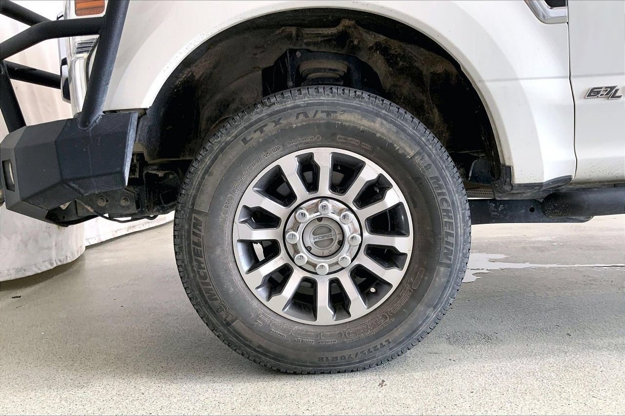 Used 2022 Ford F350 Lariat w/ Lariat Value Package AWD/4WD image 6