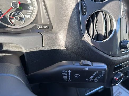 Used 2016 Volkswagen Tiguan SE image 21