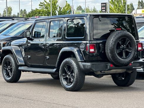 Used 2021 Jeep Wrangler Unlimited Sahara AWD/4WD image 6