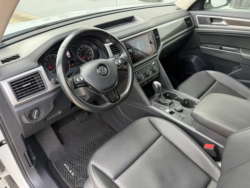 Used 2019 Volkswagen Atlas SE w/ Panoramic Sunroof Package image 10