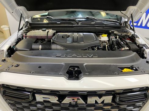 Used 2025 RAM 1500 Big Horn AWD/4WD image 9