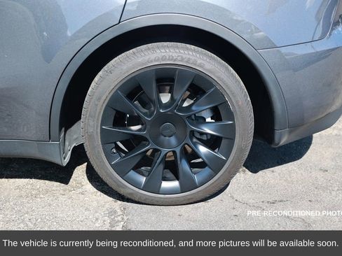 Used 2023 Tesla Model Y Long Range image 10