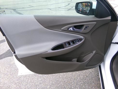 Used 2022 Chevrolet Malibu LT FWD image 12