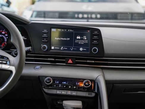 Certified 2023 Hyundai Elantra SEL image 12