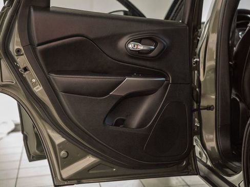 Used 2019 Jeep Cherokee Limited w/ Trailer Tow Group image 41