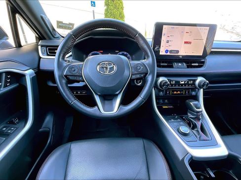 Used 2023 Toyota RAV4 XSE w/ Premium Package AWD/4WD image 6