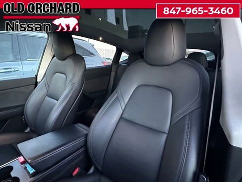 Used 2022 Tesla Model Y Long Range image 9