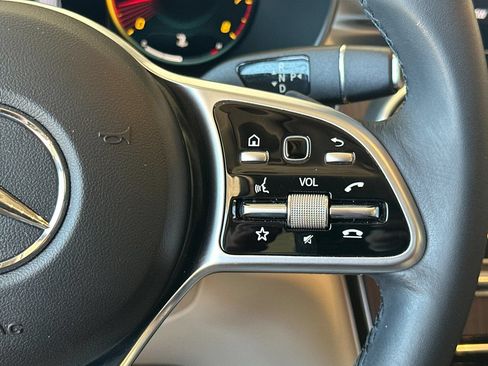 Certified 2022 Mercedes-Benz GLC 300 4MATIC image 33