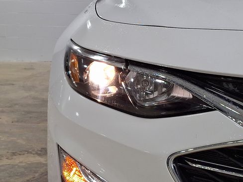 Used 2025 Chevrolet Malibu LS image 10