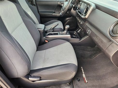 Used 2020 Toyota Tacoma TRD Off-Road image 14