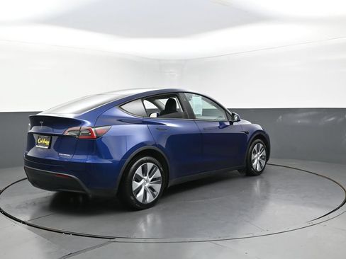 Used 2023 Tesla Model Y Long Range AWD/4WD image 37