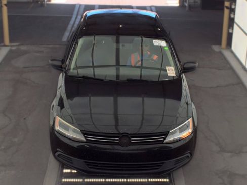Used 2014 Volkswagen Jetta S FWD image 2