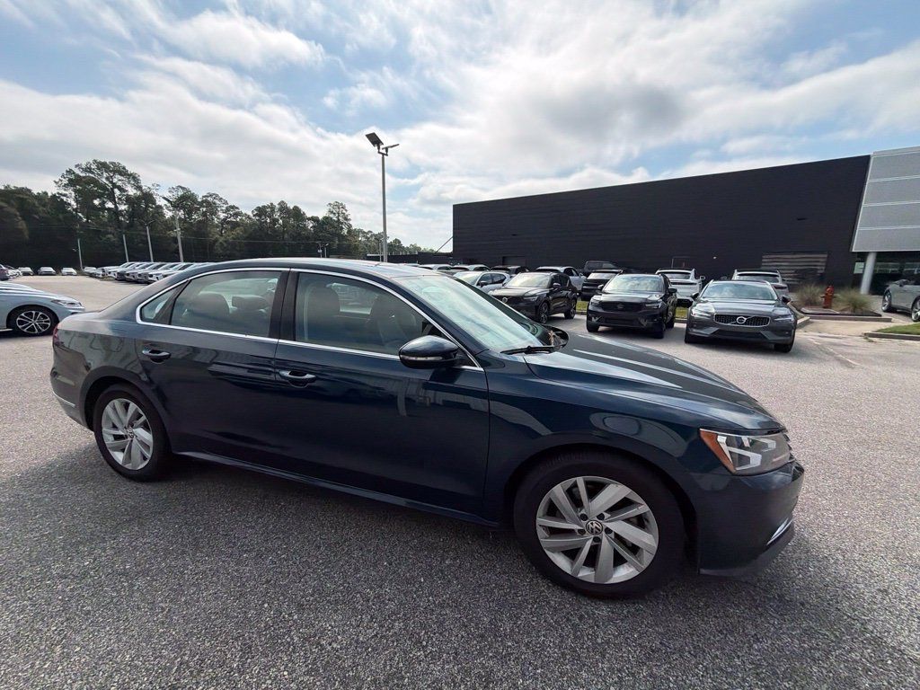 Used 2018 Volkswagen Passat 2.0T SE FWD image 15