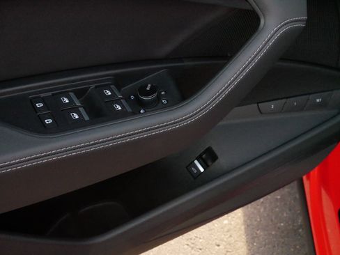 Used 2022 Audi e-tron Premium w/ Convenience Plus Package image 19