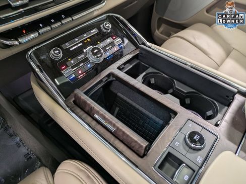 Used 2022 Lincoln Navigator Reserve AWD/4WD image 17