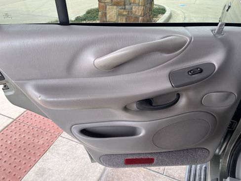 Used 1999 Ford Expedition XLT image 13