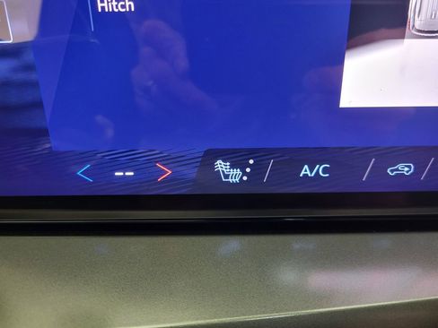 New 2026 Chevrolet Traverse LT w/ Driver Confidence Package image 9