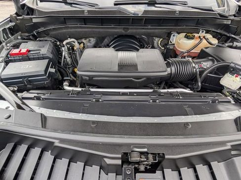 Used 2024 Chevrolet Suburban Premier RWD image 33