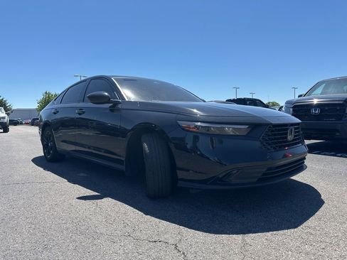 Used 2025 Honda Accord SE image 13
