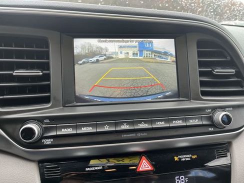 Used 2020 Hyundai Elantra SEL image 26