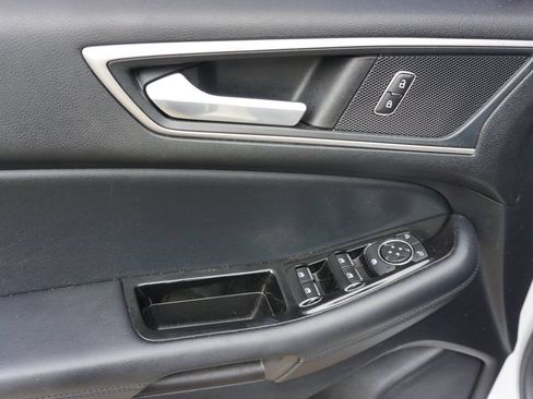 Used 2018 Ford Edge SEL w/ Equipment Group 201A FWD image 3