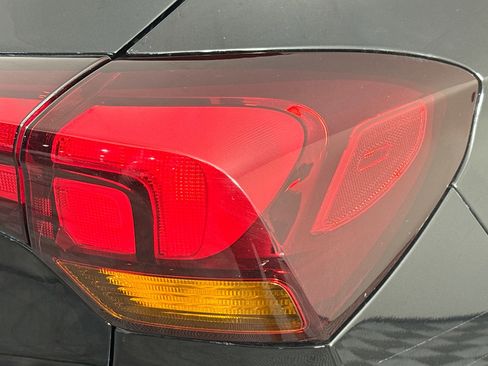 Used 2022 Buick Encore GX Preferred w/ Cold Weather Comfort Package image 33