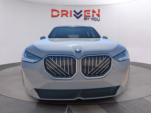 Used 2025 BMW X3 xDrive30i w/ Premium Package image 9