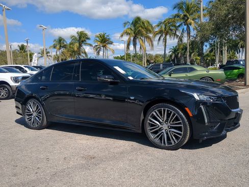Used 2022 Cadillac CT5 Sport w/ Technology Package image 2